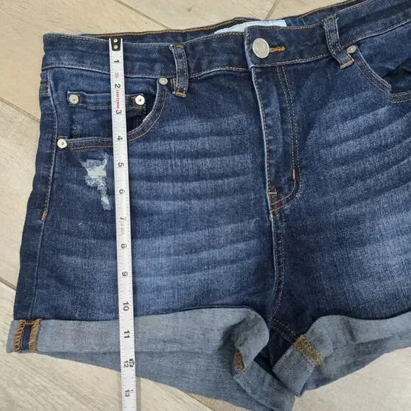 Indigo Rein Womens Distressed Denim Shorts Size 15 Dark Wash Cuffed Travel - Picture 7 of 10